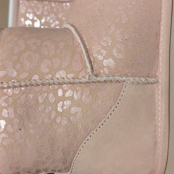 UGG NIB Pink Sparkle Snow Leopard Boots 8 - Picture 3 of 8